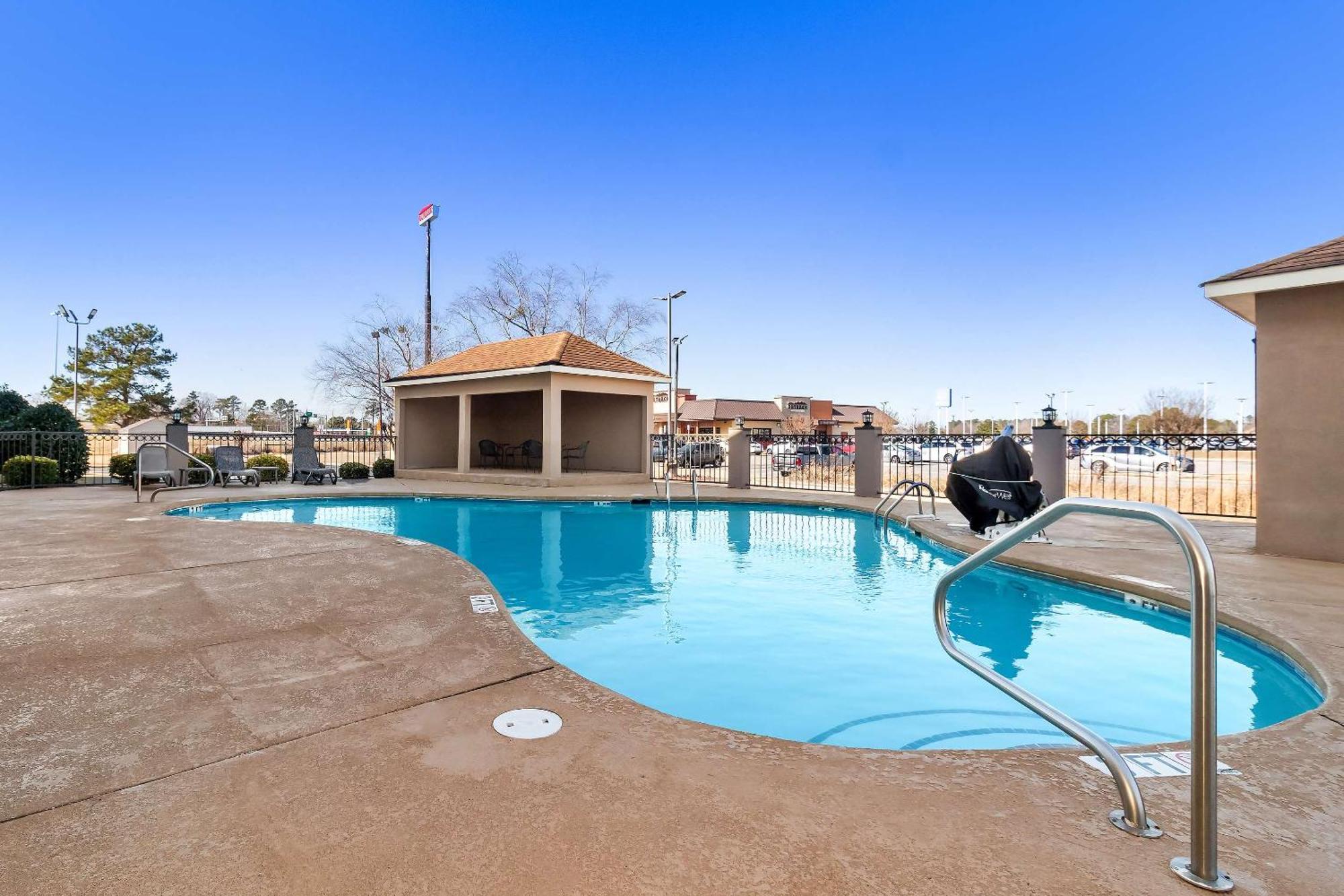 Comfort Hotel Lumberton