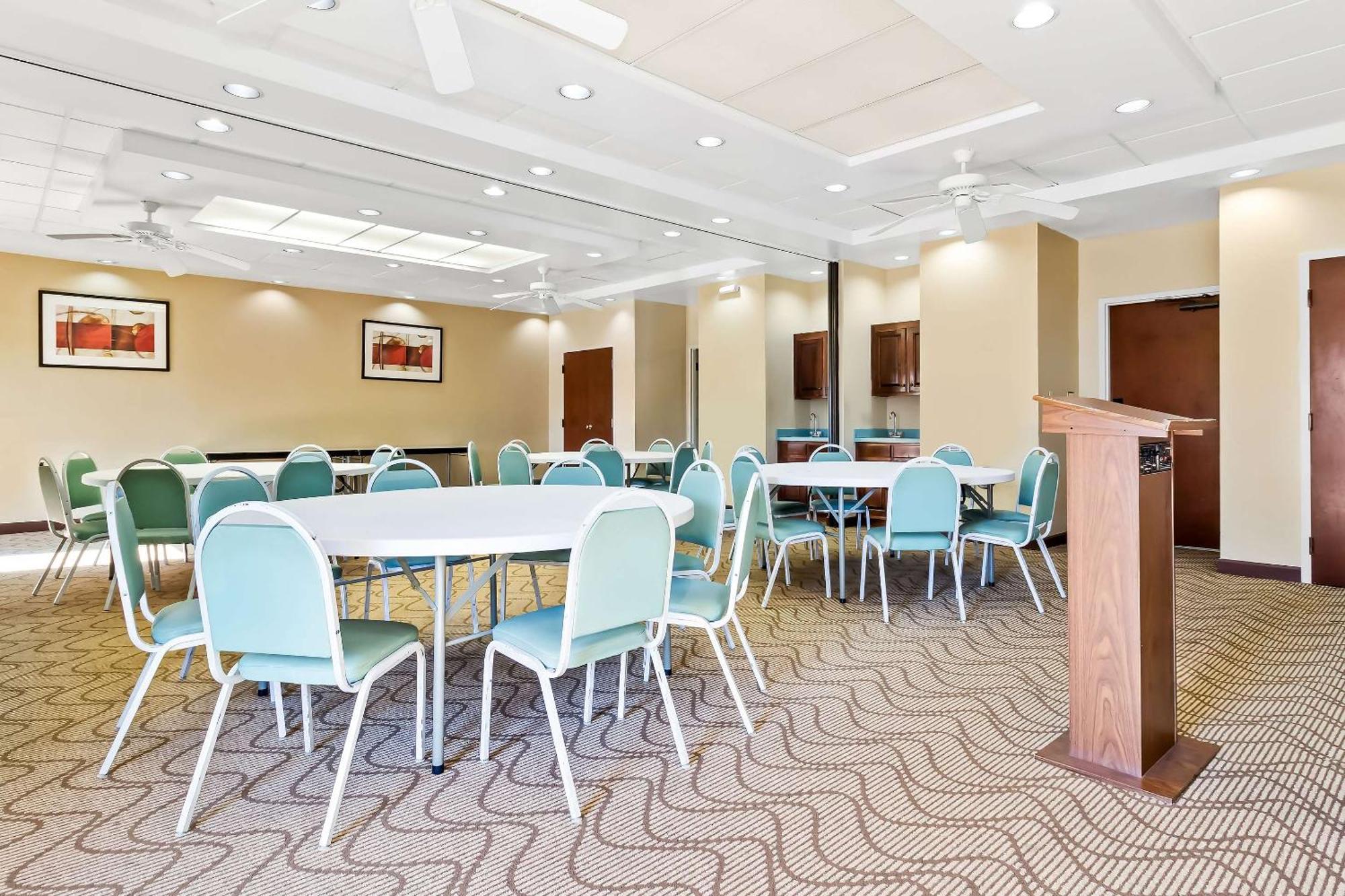 Comfort 3* Lumberton